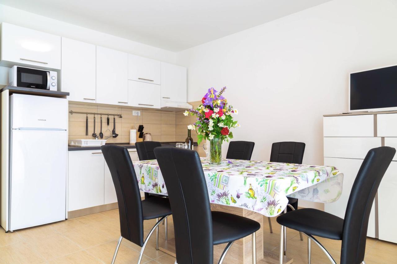 Apartments Raspolic Кастав Экстерьер фото