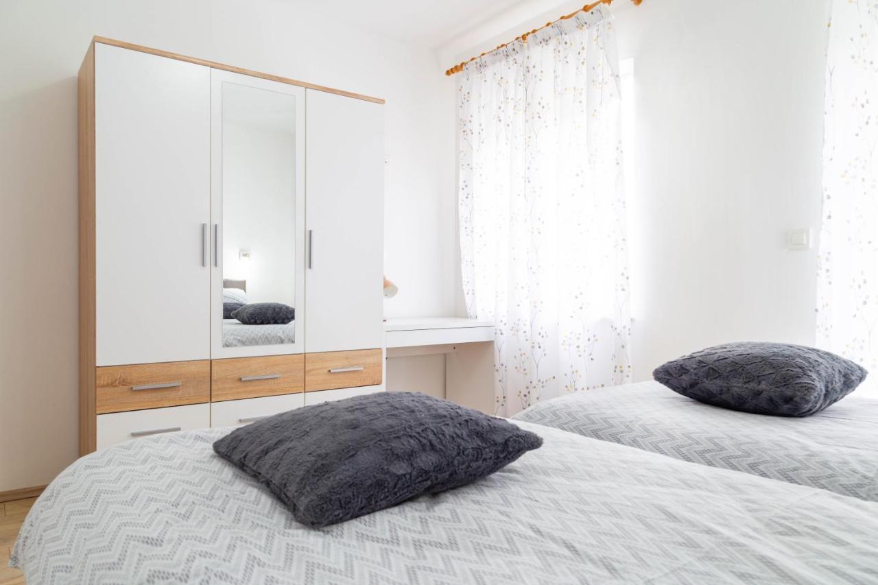 Apartments Raspolic Кастав Экстерьер фото