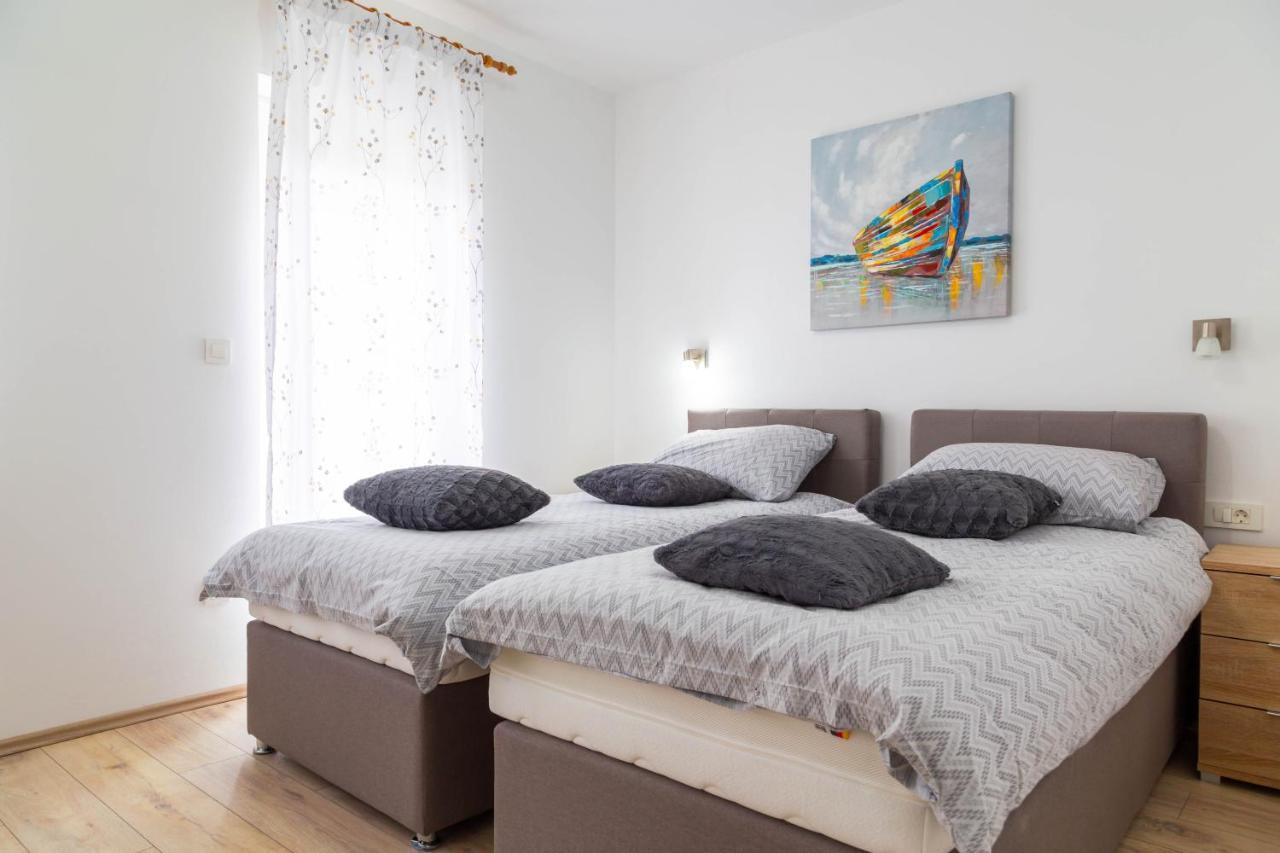 Apartments Raspolic Кастав Экстерьер фото