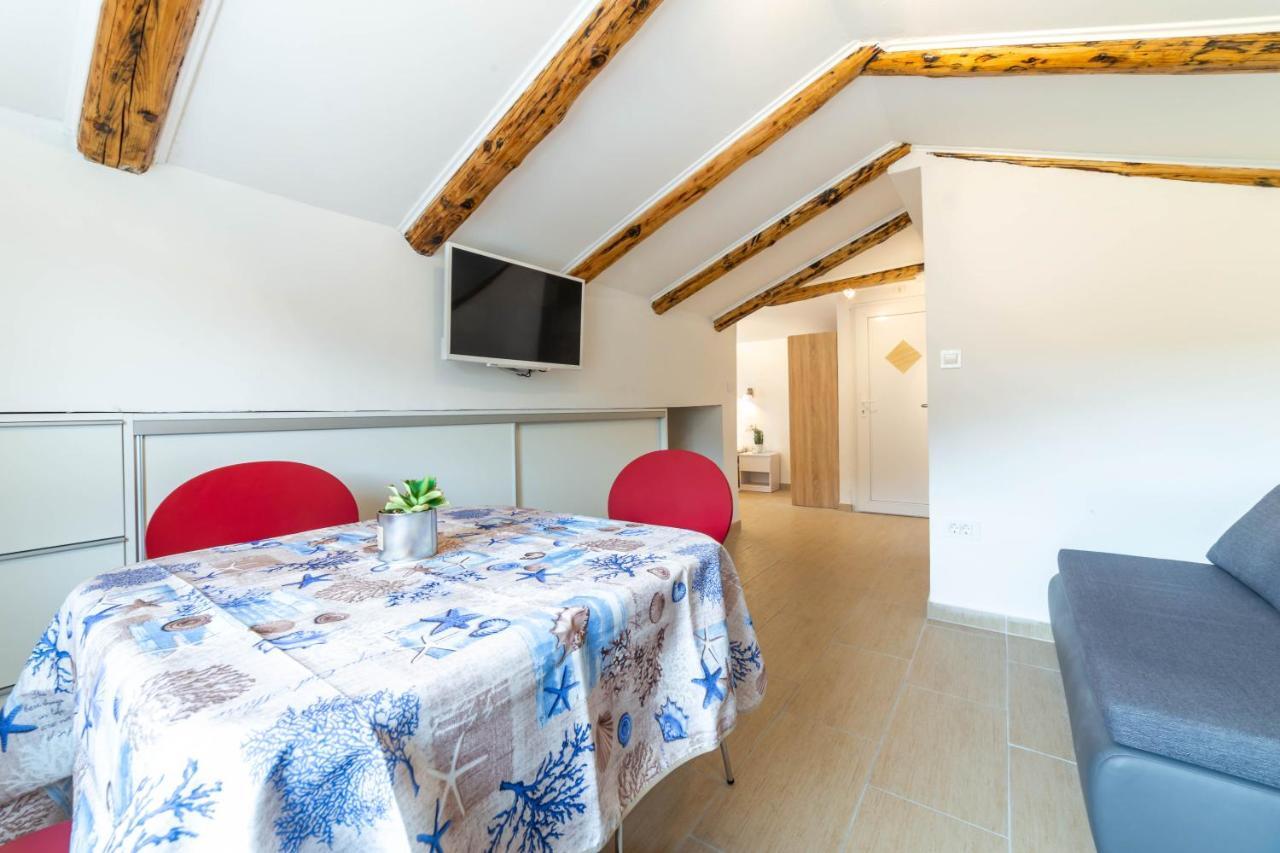 Apartments Raspolic Кастав Экстерьер фото