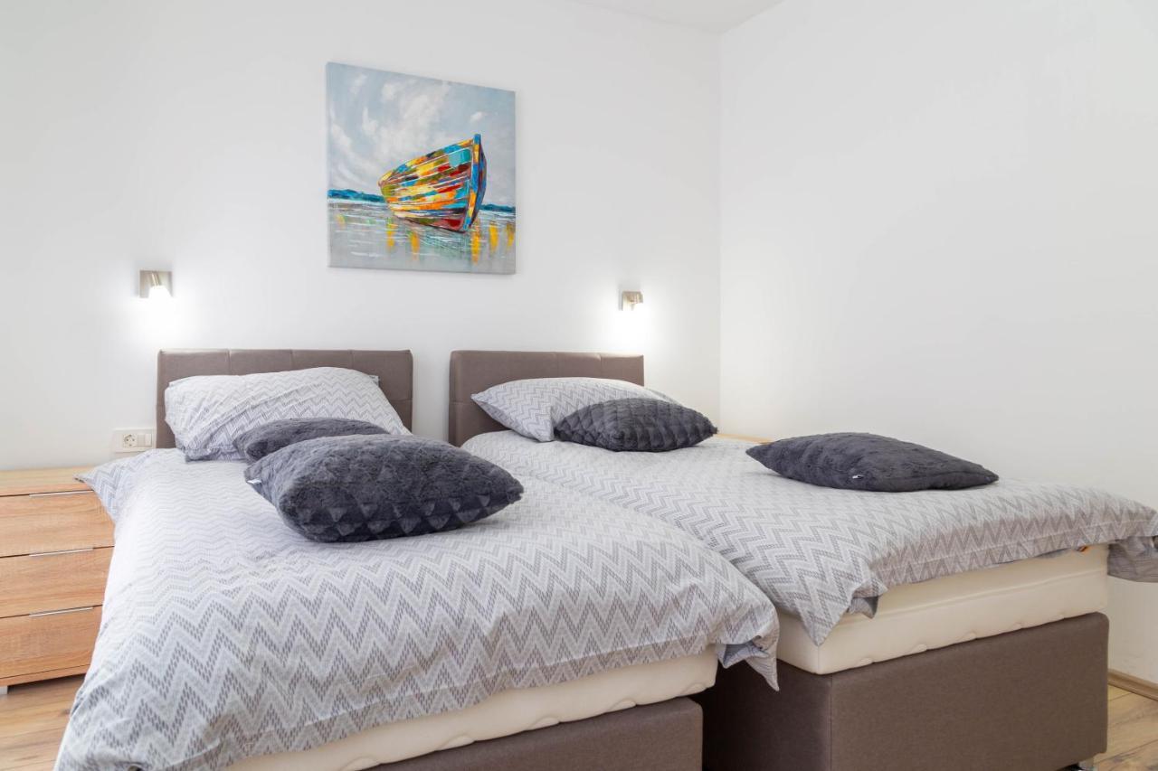 Apartments Raspolic Кастав Экстерьер фото