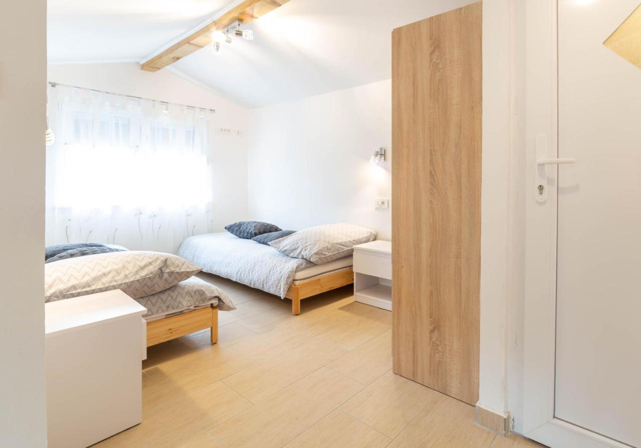 Apartments Raspolic Кастав Экстерьер фото