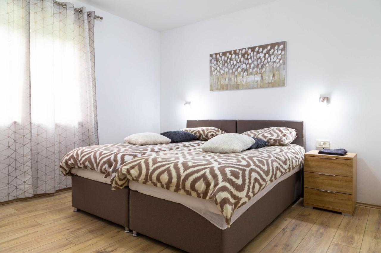 Apartments Raspolic Кастав Экстерьер фото