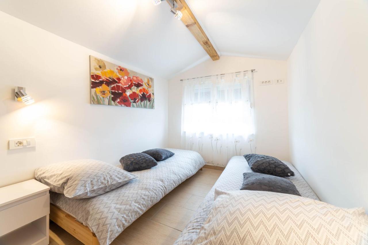 Apartments Raspolic Кастав Экстерьер фото