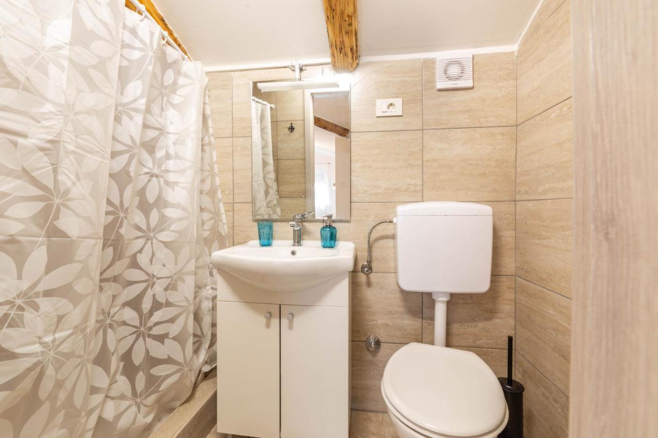 Apartments Raspolic Кастав Экстерьер фото